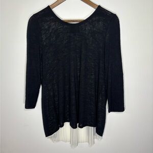 Black‎ and White Lace-Up Back Top